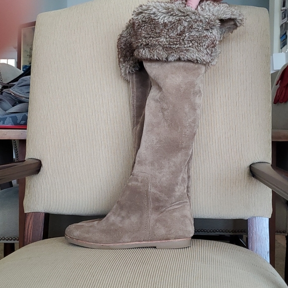 Sam Edelman tall tan suede, faux fur cuff at knee - Picture 2 of 7